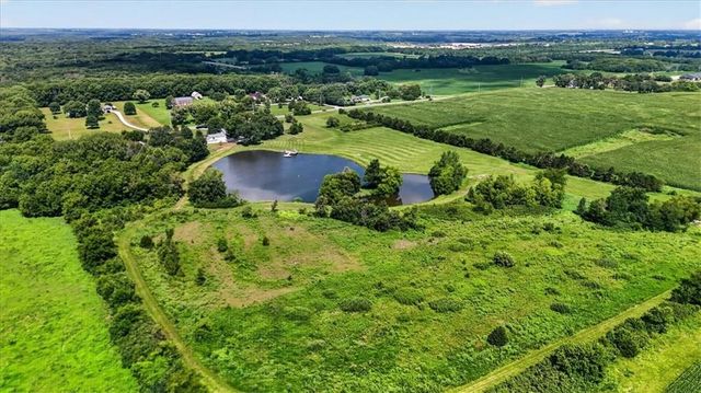 26025 Metcalf Road, Louisburg, KS 66053