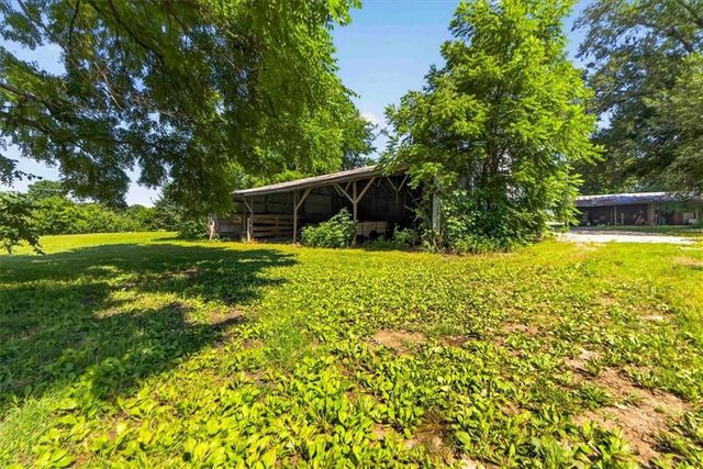 26025 Metcalf Road, Louisburg, KS 66053