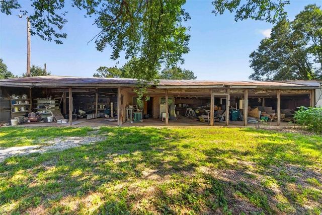 26025 Metcalf Road, Louisburg, KS 66053