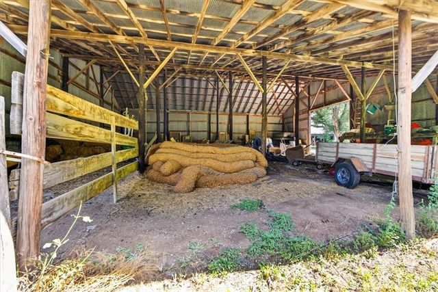 26025 Metcalf Road, Louisburg, KS 66053