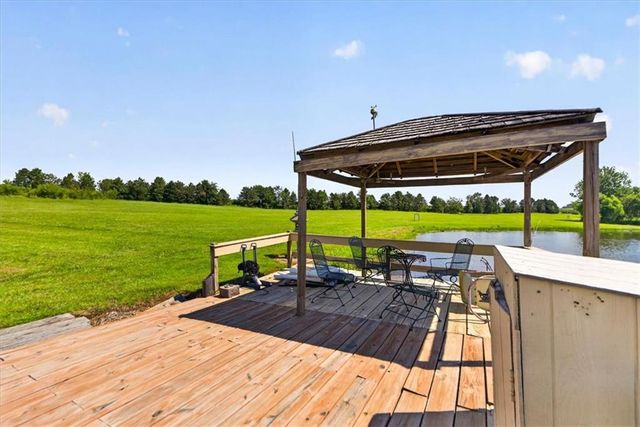 26025 Metcalf Road, Louisburg, KS 66053