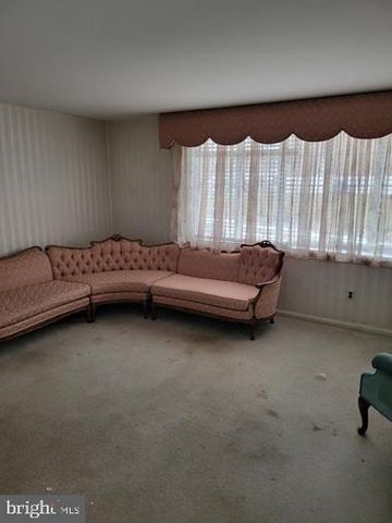 227 RIDGEFIELD RD, Philadelphia, PA 19154