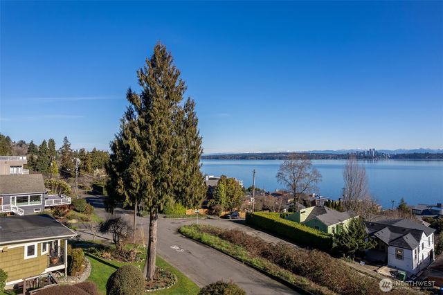 913 Lake Washington Boulevard S, Seattle, WA 98144
