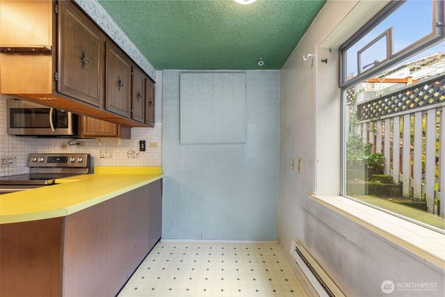 913 Lake Washington Boulevard S, Seattle, WA 98144