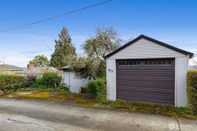 913 Lake Washington Boulevard S, Seattle, WA 98144