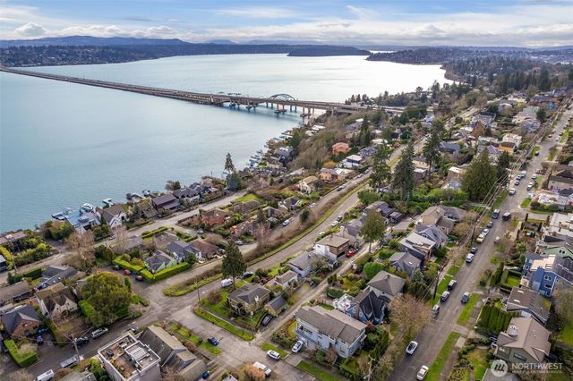 913 Lake Washington Boulevard S, Seattle, WA 98144