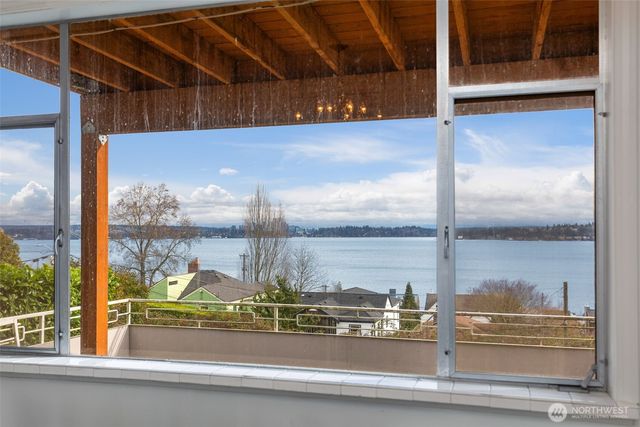 913 Lake Washington Boulevard S, Seattle, WA 98144