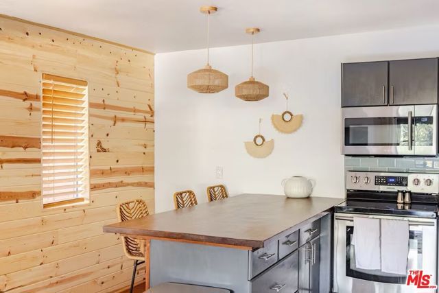 178 Muerdago Road, Topanga (los Angeles), CA 90290