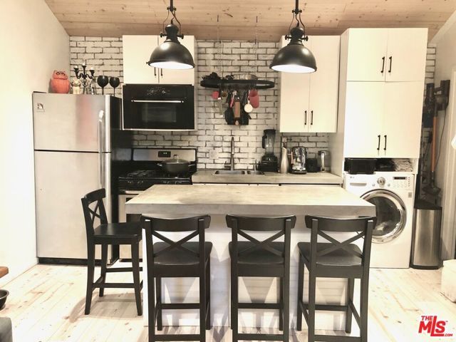 178 Muerdago Road, Topanga (los Angeles), CA 90290
