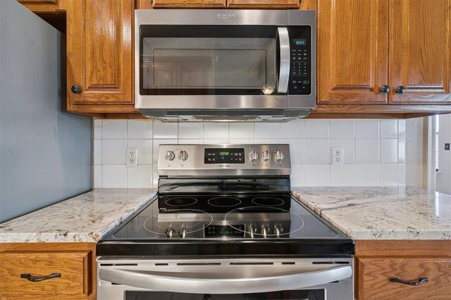 611 S Forest Drive, Mustang, OK 73064