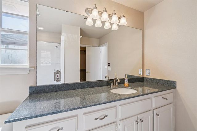 611 S Forest Drive, Mustang, OK 73064