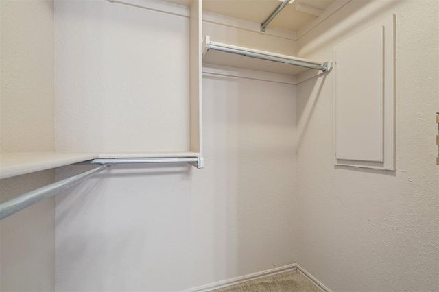 611 S Forest Drive, Mustang, OK 73064