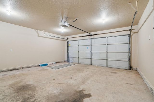 611 S Forest Drive, Mustang, OK 73064