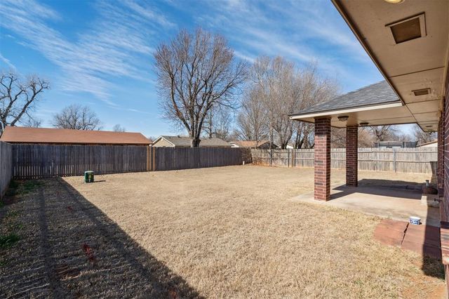 611 S Forest Drive, Mustang, OK 73064