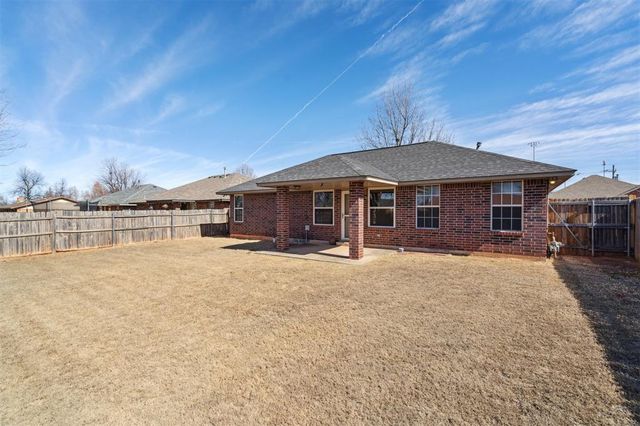 611 S Forest Drive, Mustang, OK 73064