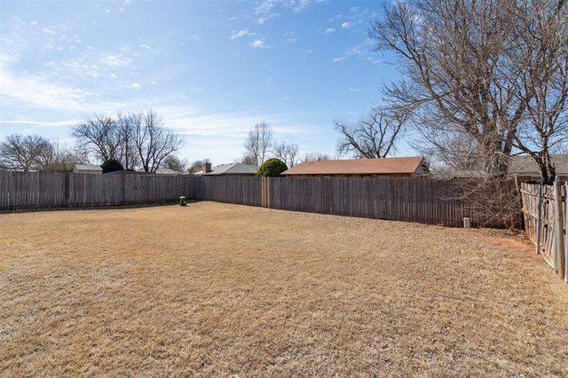 611 S Forest Drive, Mustang, OK 73064