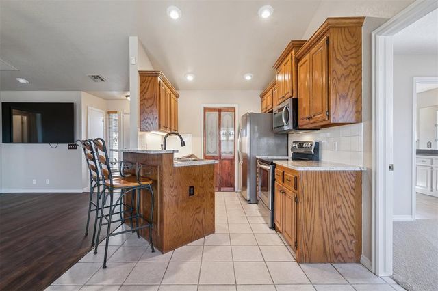 611 S Forest Drive, Mustang, OK 73064