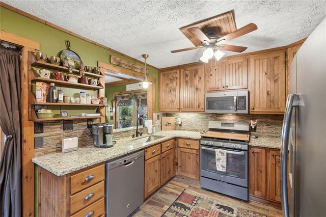 472 Glenridge Drive, Cleveland, GA 30528