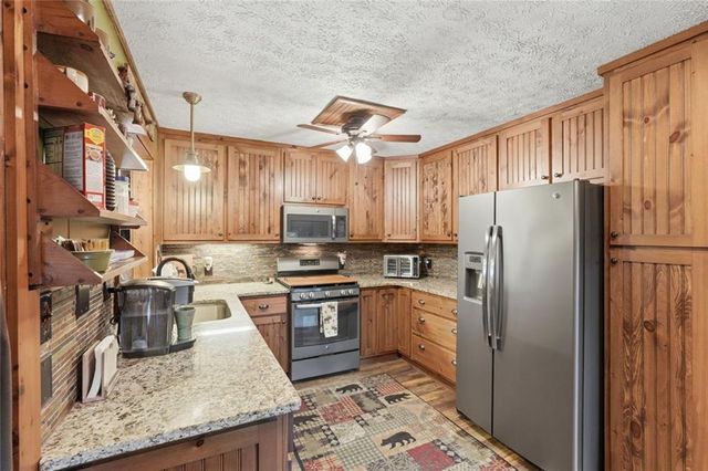 472 Glenridge Drive, Cleveland, GA 30528