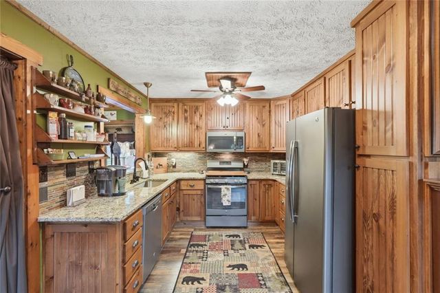 472 Glenridge Drive, Cleveland, GA 30528