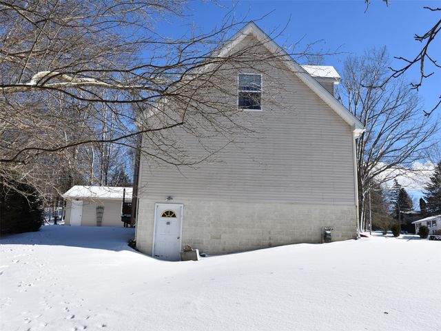 906 ERIE Street, Saegertown, PA 16433