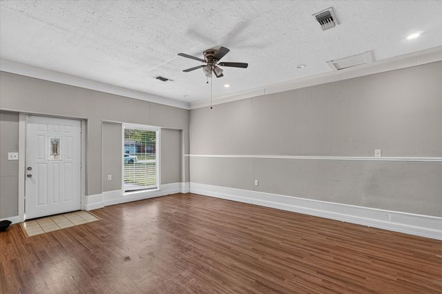 821 Circle Drive, Terrell, TX 75160