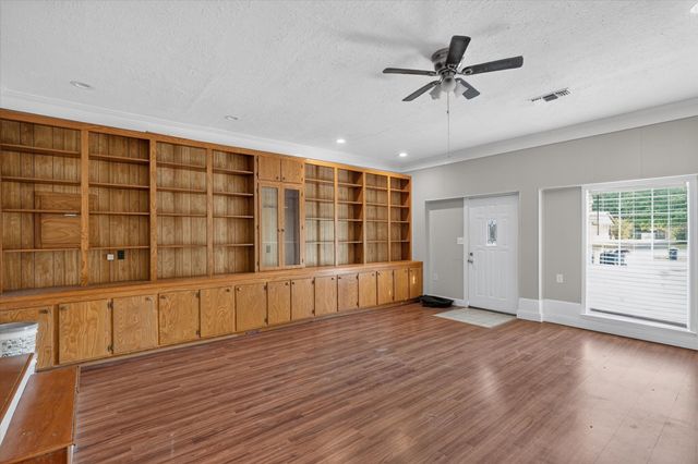 821 Circle Drive, Terrell, TX 75160