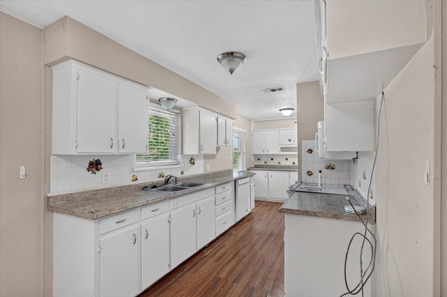 821 Circle Drive, Terrell, TX 75160