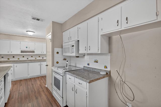 821 Circle Drive, Terrell, TX 75160