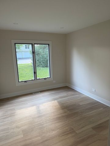 920 Eden Drive, Schaumburg, IL 60195