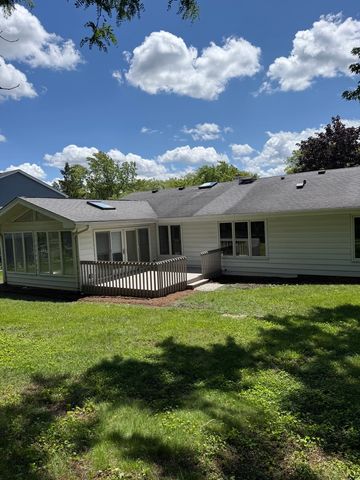 920 Eden Drive, Schaumburg, IL 60195
