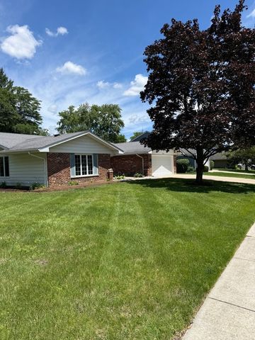 920 Eden Drive, Schaumburg, IL 60195