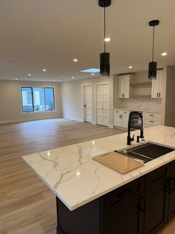 920 Eden Drive, Schaumburg, IL 60195