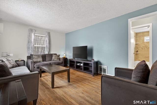 107 Glen View Terrace, New Haven, CT 06515