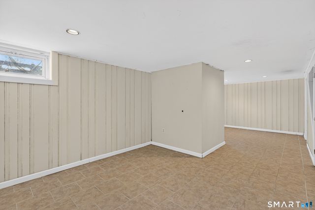 107 Glen View Terrace, New Haven, CT 06515