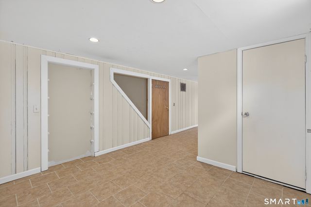 107 Glen View Terrace, New Haven, CT 06515