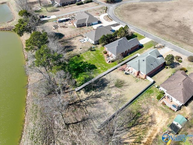 74 Saint Michael Way NE, Hanceville, AL 35077