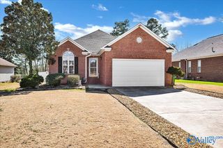 74 Saint Michael Way NE, Hanceville, AL 35077