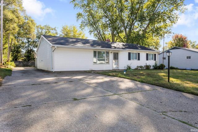 52650 Santa Monica Drive, Granger, IN 46530
