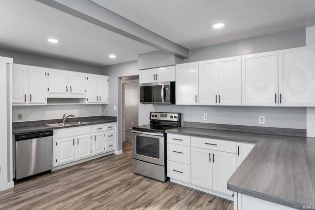 52650 Santa Monica Drive, Granger, IN 46530