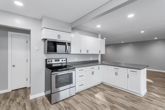 52650 Santa Monica Drive, Granger, IN 46530