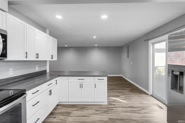 52650 Santa Monica Drive, Granger, IN 46530