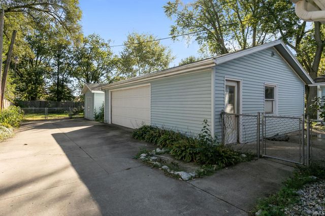 52650 Santa Monica Drive, Granger, IN 46530