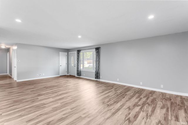 52650 Santa Monica Drive, Granger, IN 46530