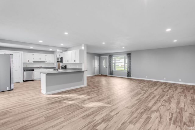 52650 Santa Monica Drive, Granger, IN 46530