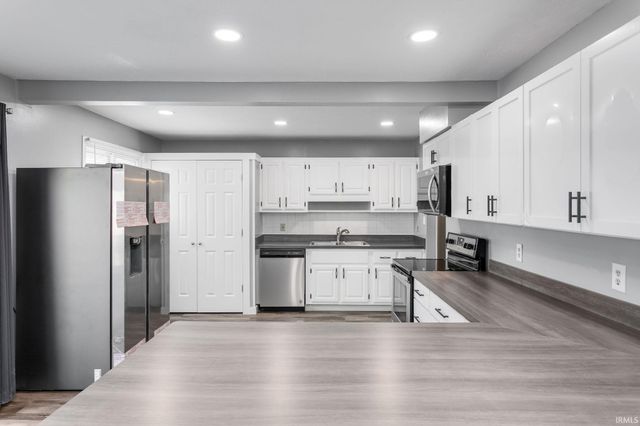 52650 Santa Monica Drive, Granger, IN 46530