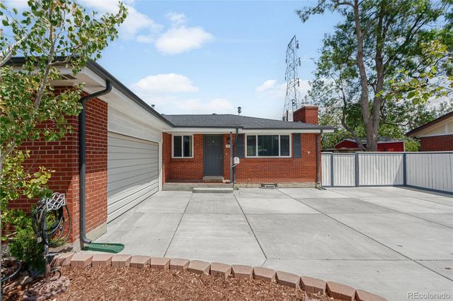 382 Zion Street, Aurora, CO 80011