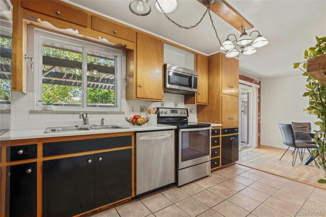 382 Zion Street, Aurora, CO 80011