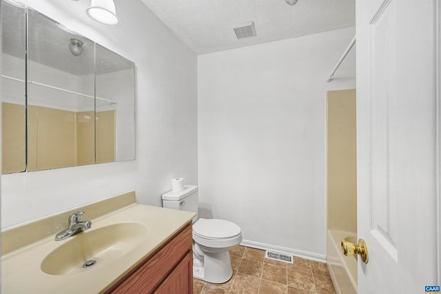 2445 EASTHAM RD, Bumpass, VA 23024
