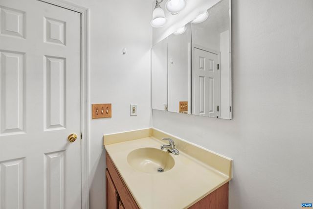 2445 EASTHAM RD, Bumpass, VA 23024